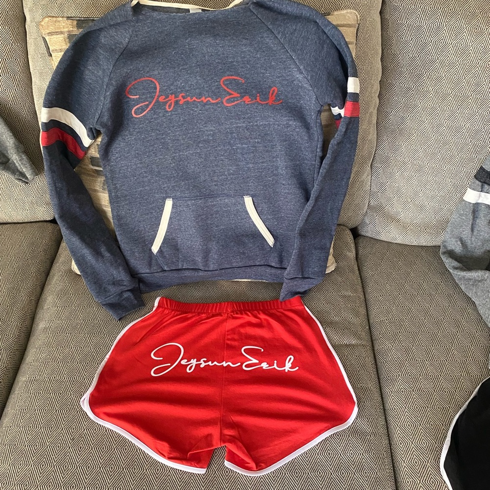 Women’s dolphin, shorts, set size small